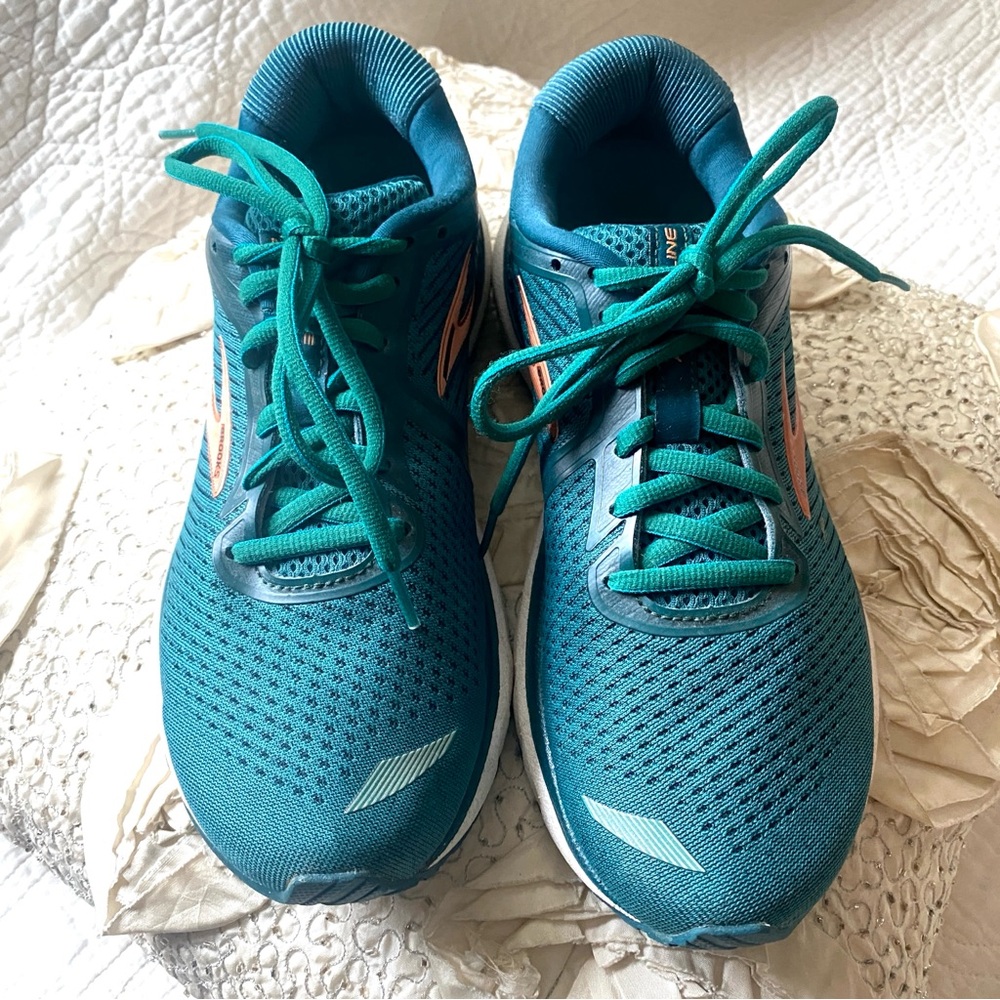 Brooks Adrenaline 20 GTS Emerald Forest Green Gold Trim Size 8.5 Women